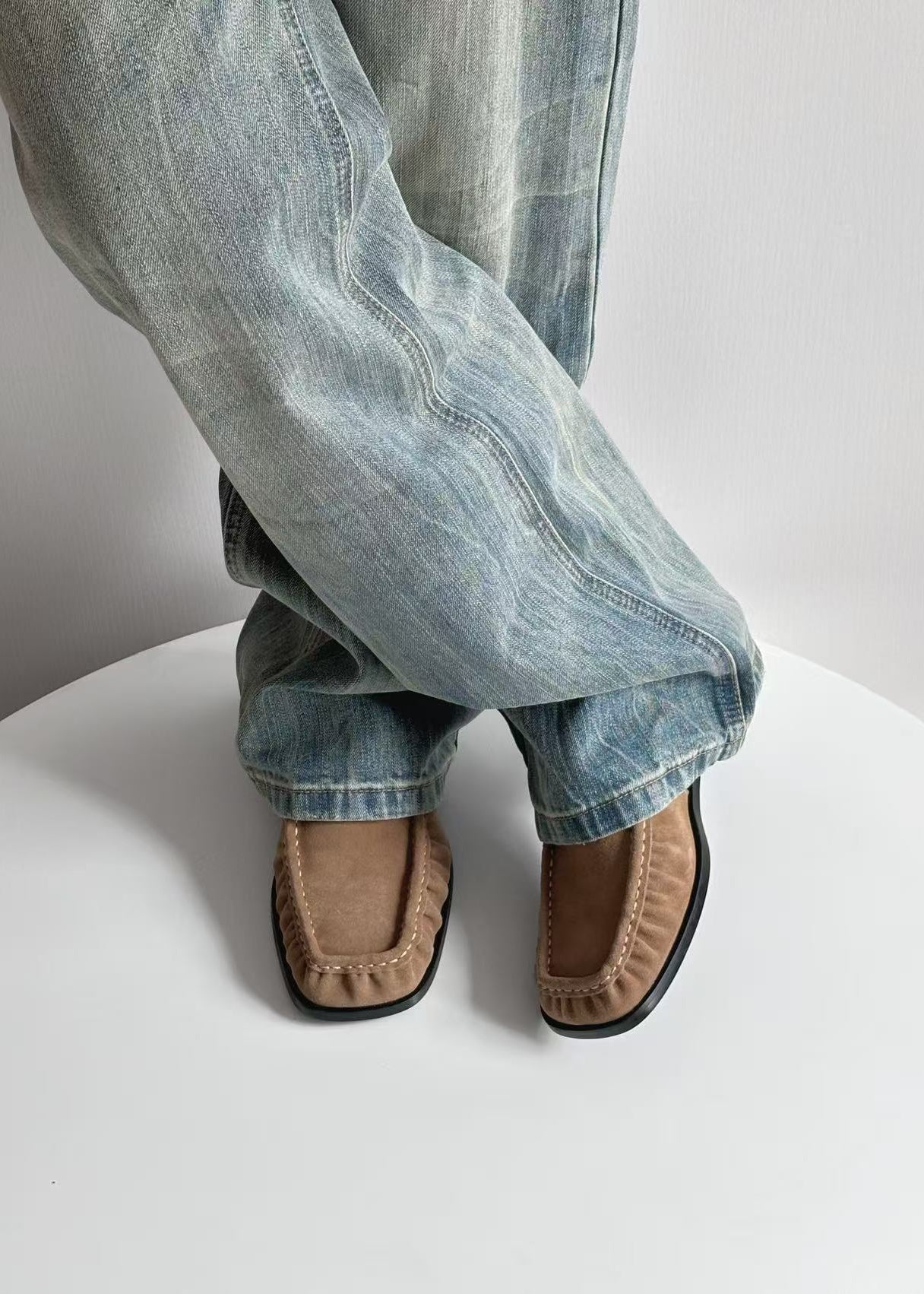 Loafers Square-toe Vine-engraved Khaki brown – TERRAINCOGNITA