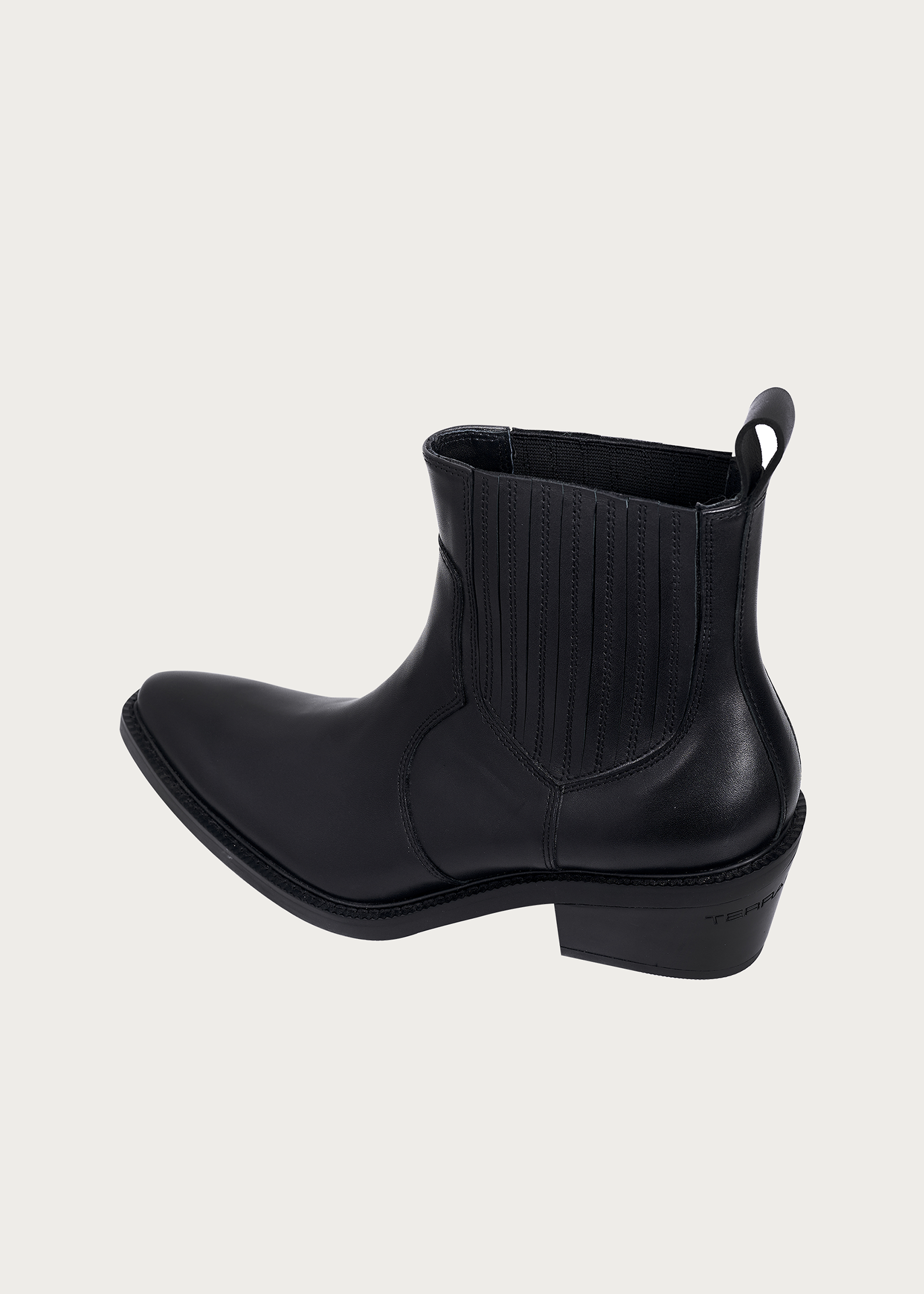 Chelsea boots Pointed-toe Calfskin Obsidian black
