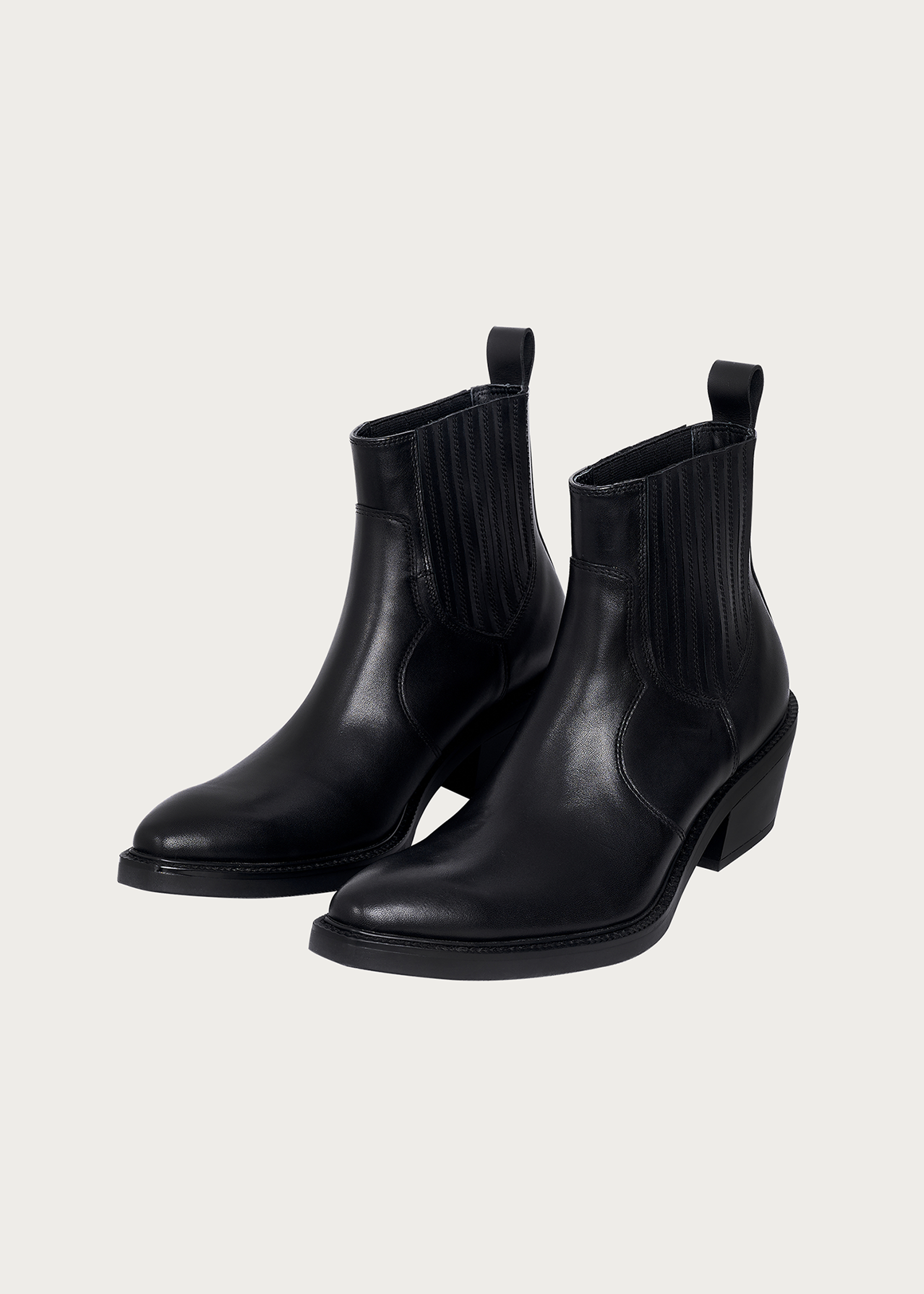 Chelsea boots Pointed-toe Calfskin Obsidian black
