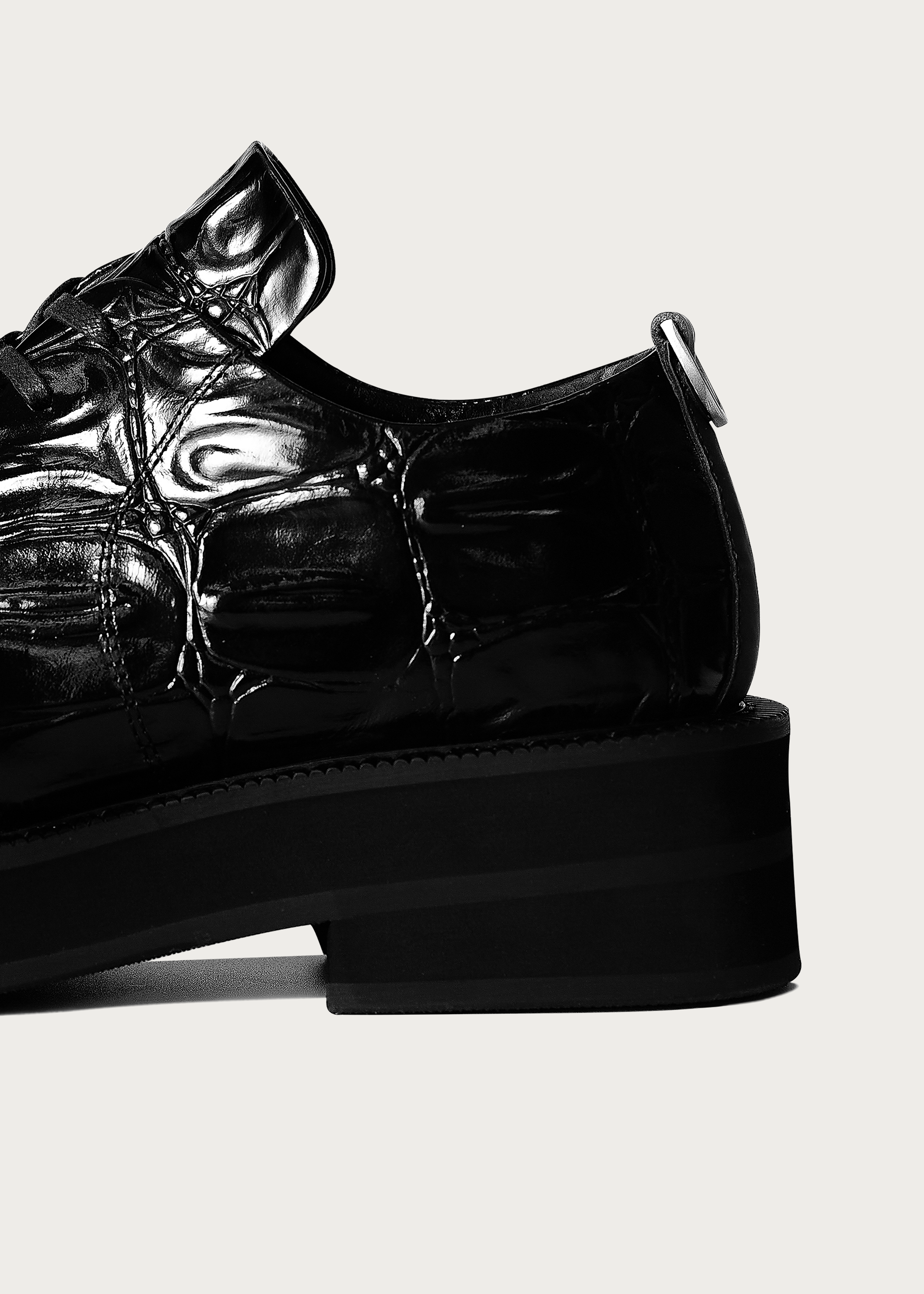 Derby shoes crocodile-print thick-soled Black
