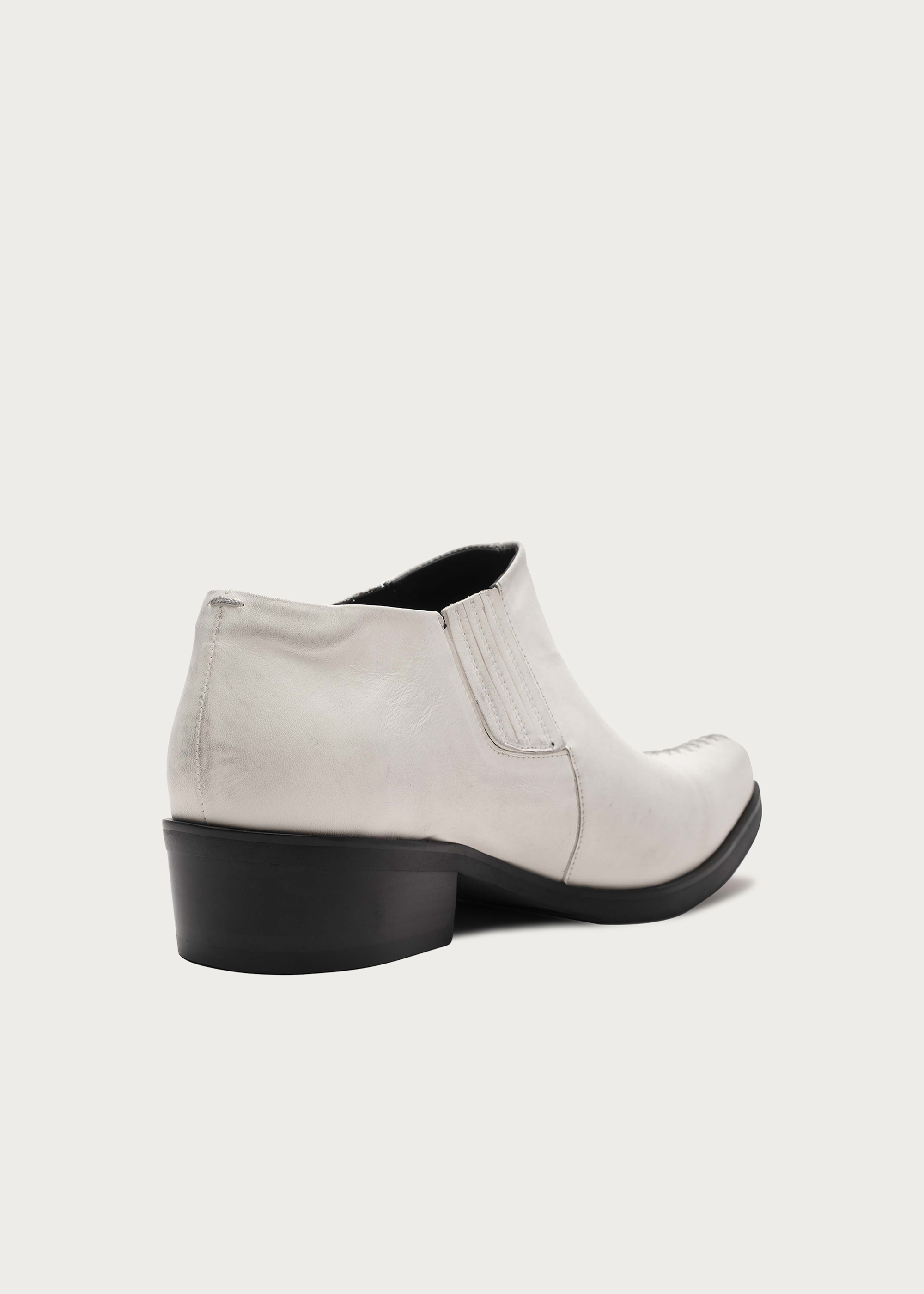 Front Stitch Cowhide Boots Dirty white