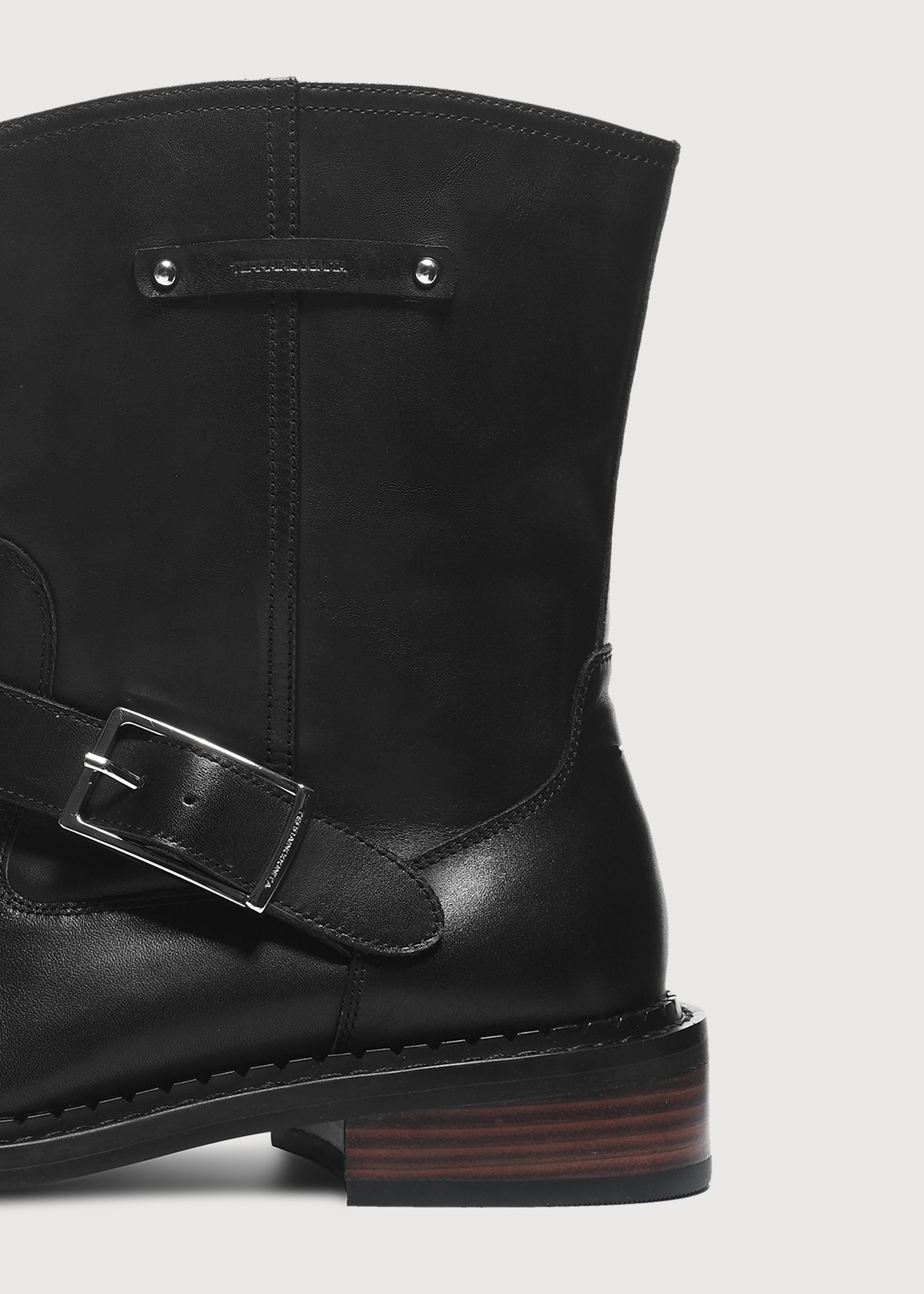 Chelsea Wood-grain heel Black