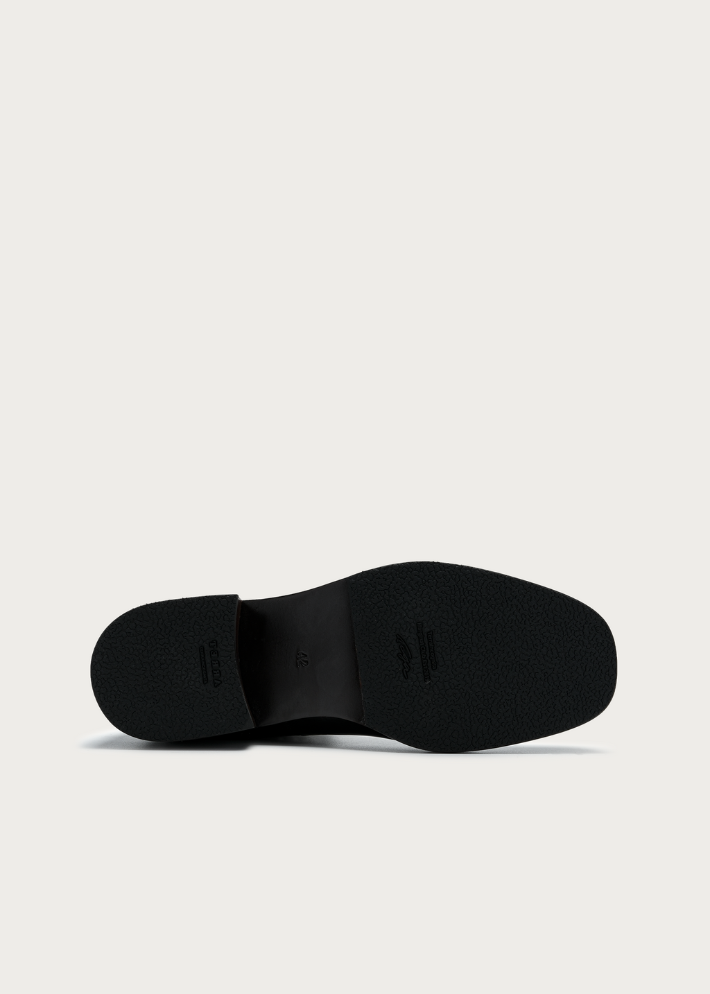 Vorn Grained Calfskin Chelsea Boots