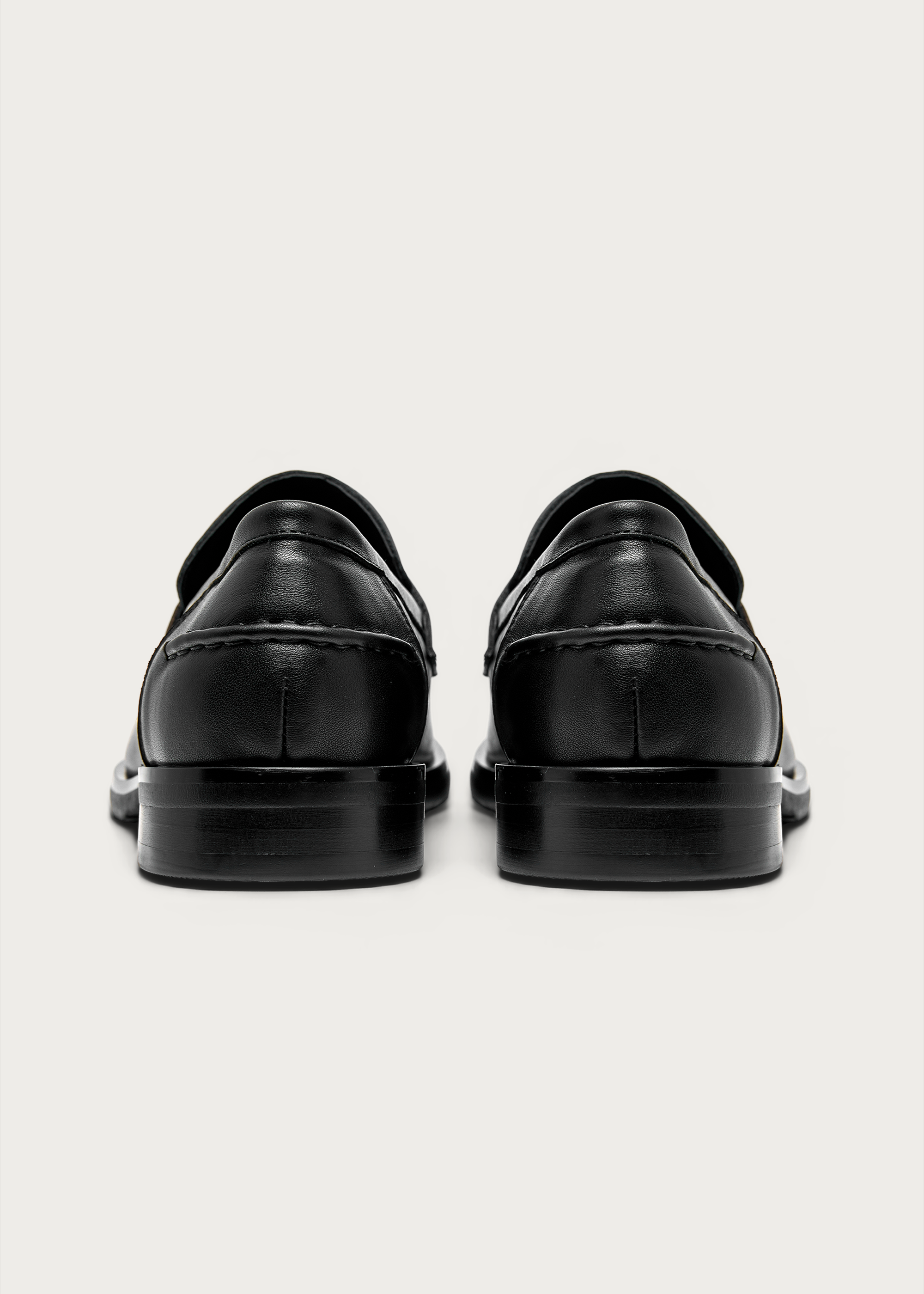 Serein Leather Loafers Black