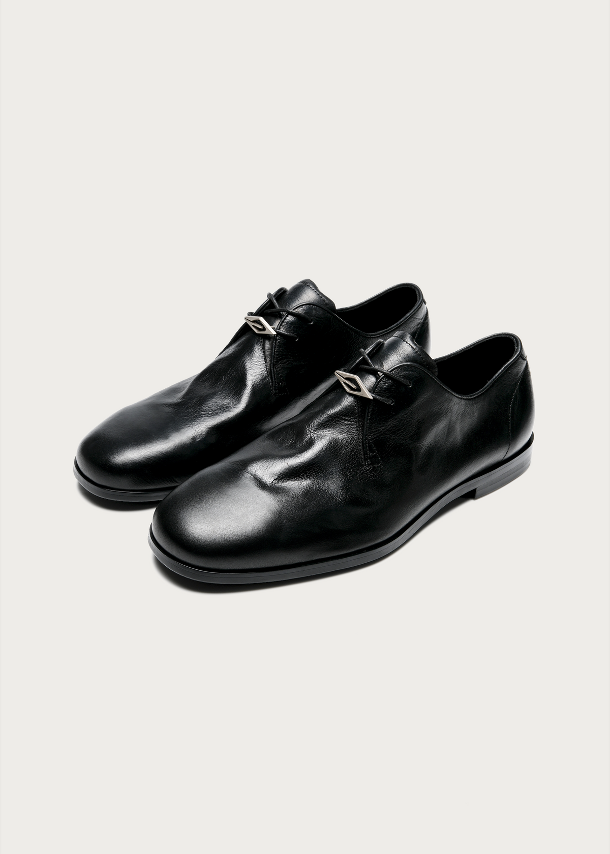 Varen Tumbled Waxed Leather Derby Shoes Black