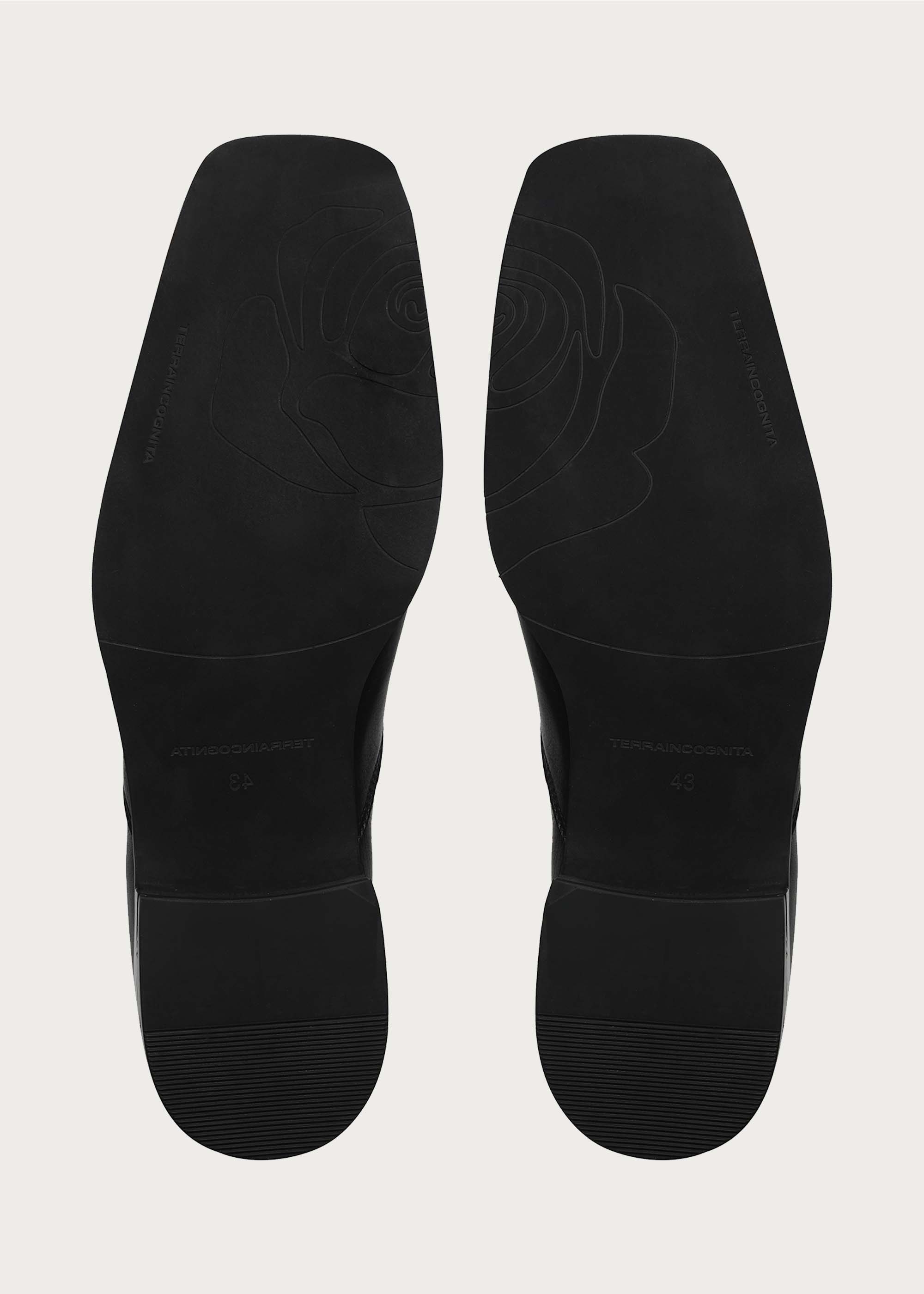 Beveled Square-toe Horsehide Ankle boots Black