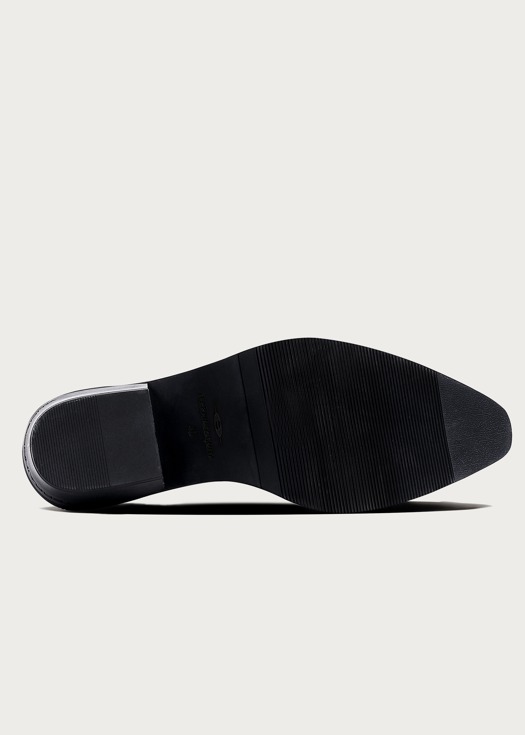 Chelsea boots Pointed-toe Calfskin Obsidian black