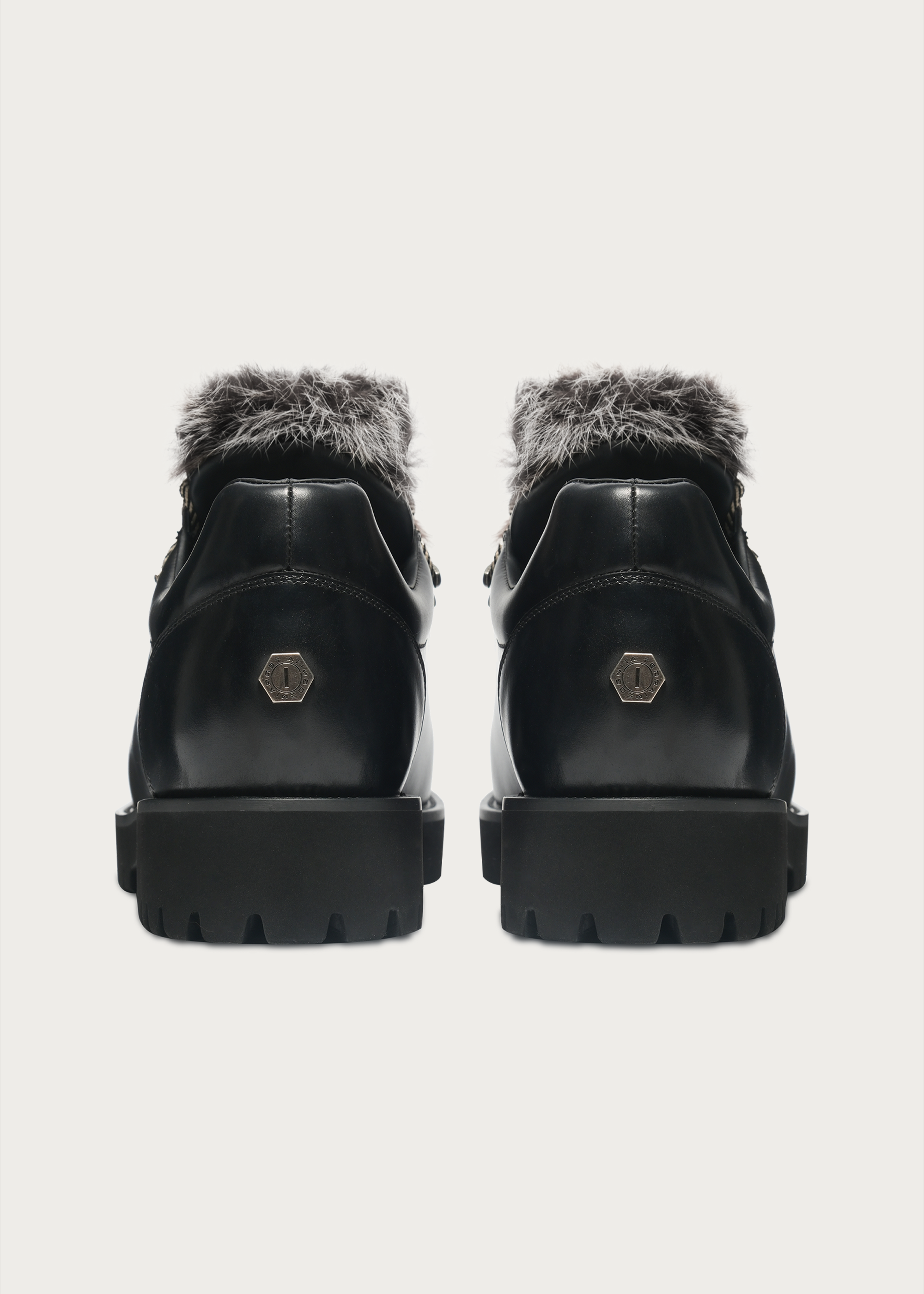 Rover Outdoor-Inspired Leather Sneakers Black