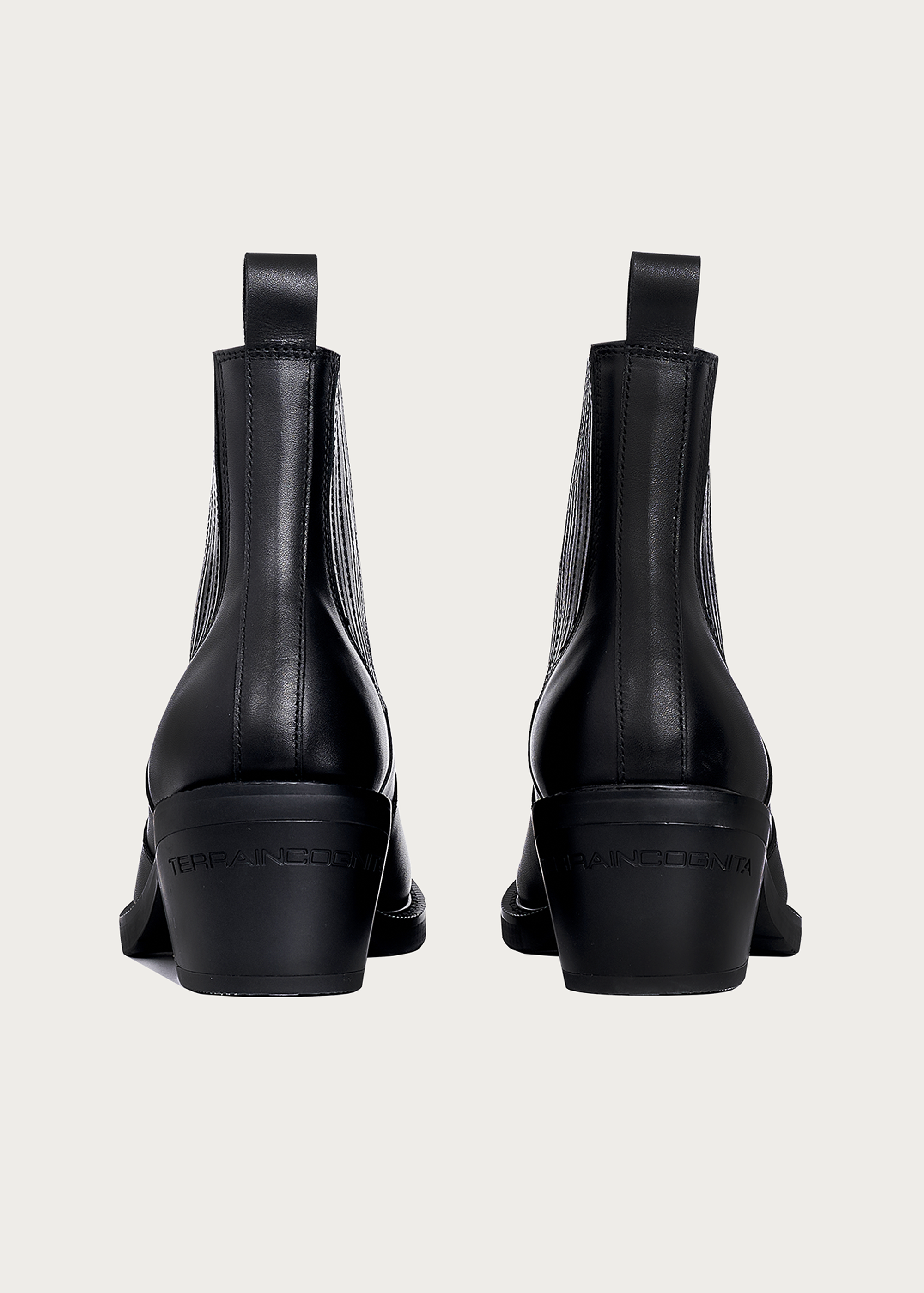 Chelsea boots Pointed-toe Calfskin Obsidian black