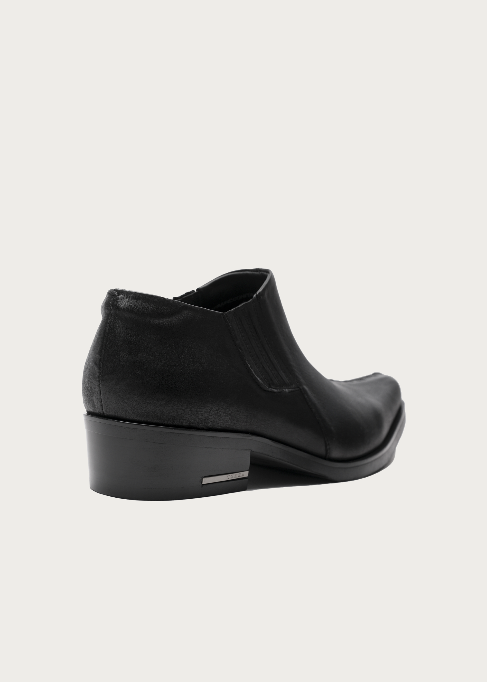 Front Stitch Leather Boots Black