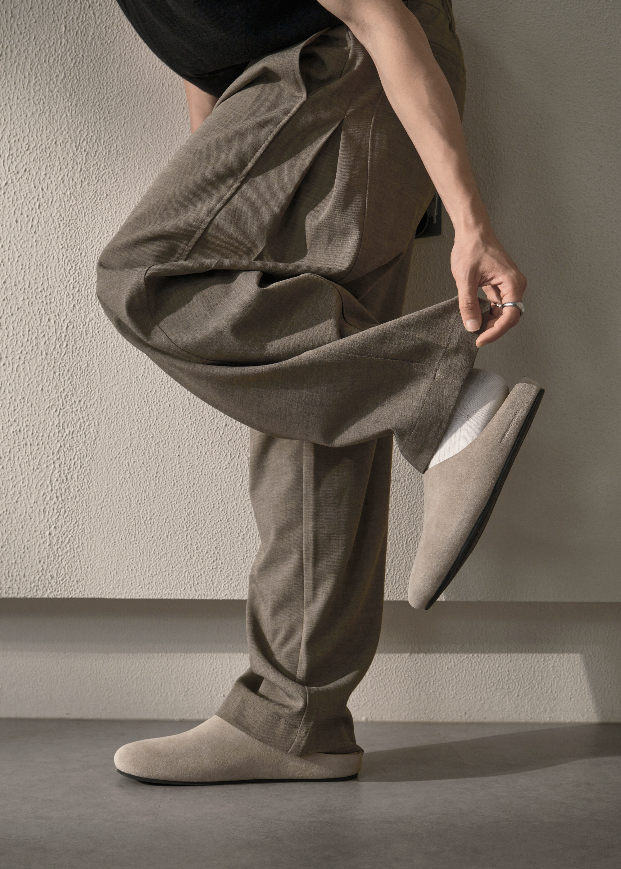 Suede Clogs "Cloud-Feel" Light Gray