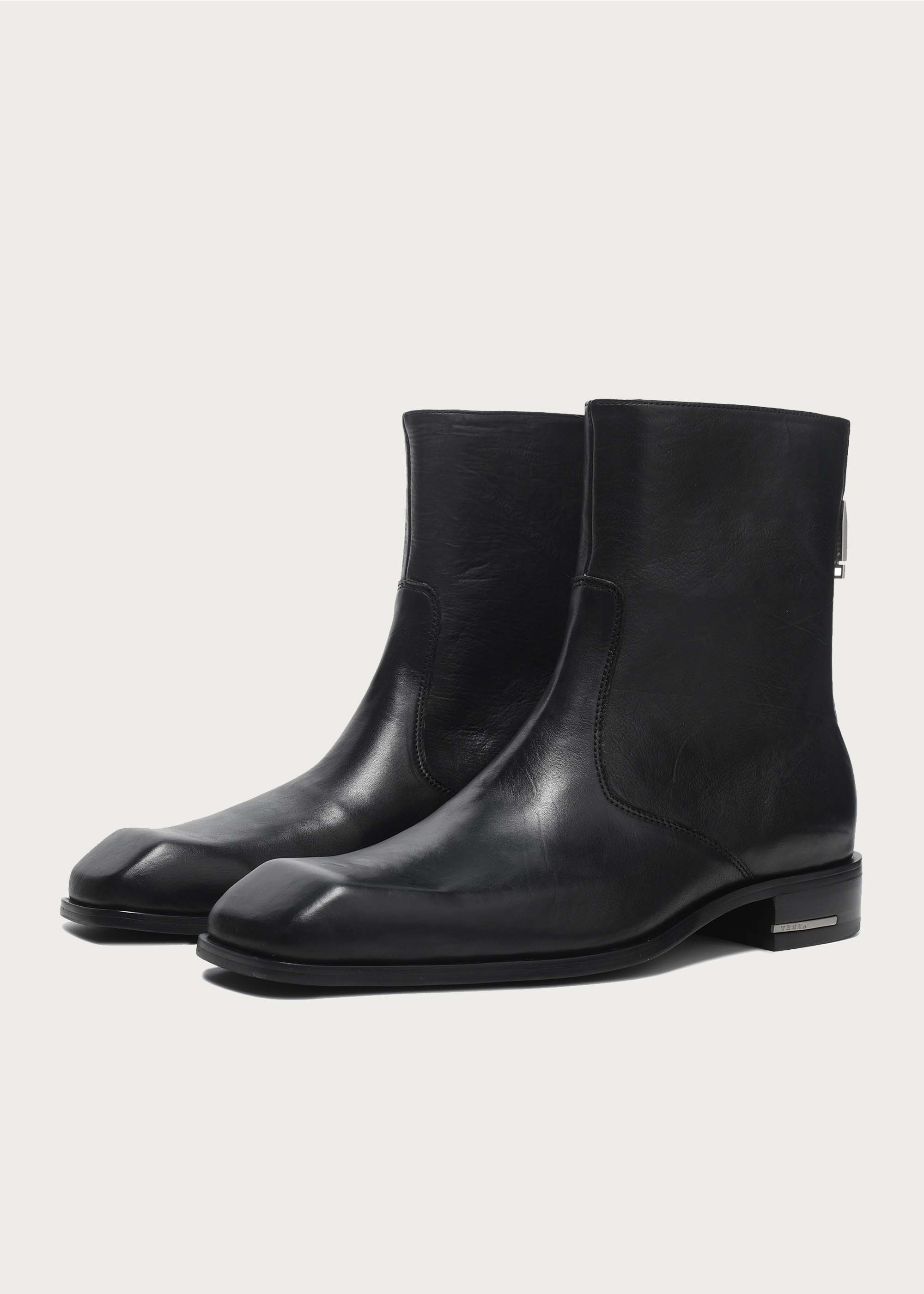 Beveled Square-toe Horsehide Ankle boots Black