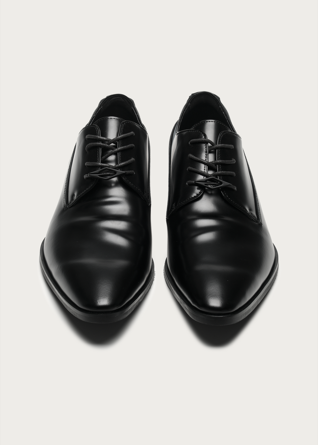 Riven Wrinkle-Texture Derby Shoes Black