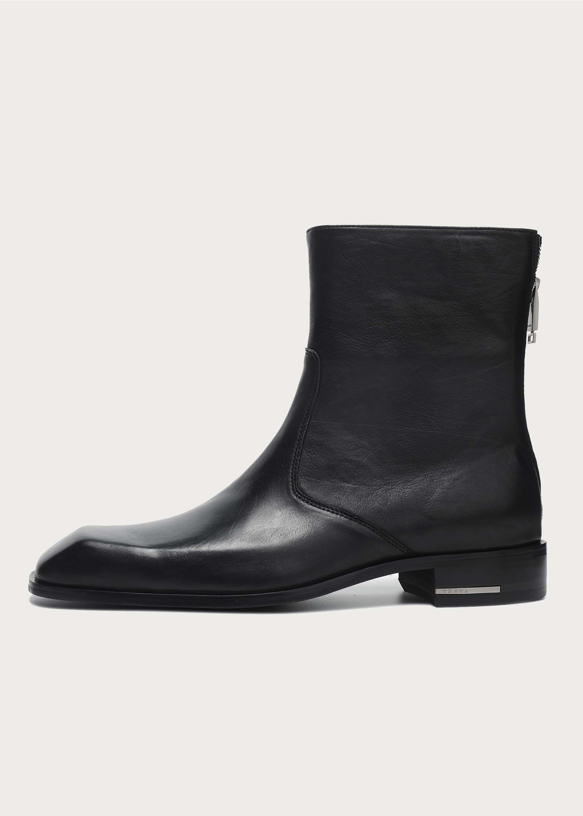 Beveled Square-toe Horsehide Ankle boots Black