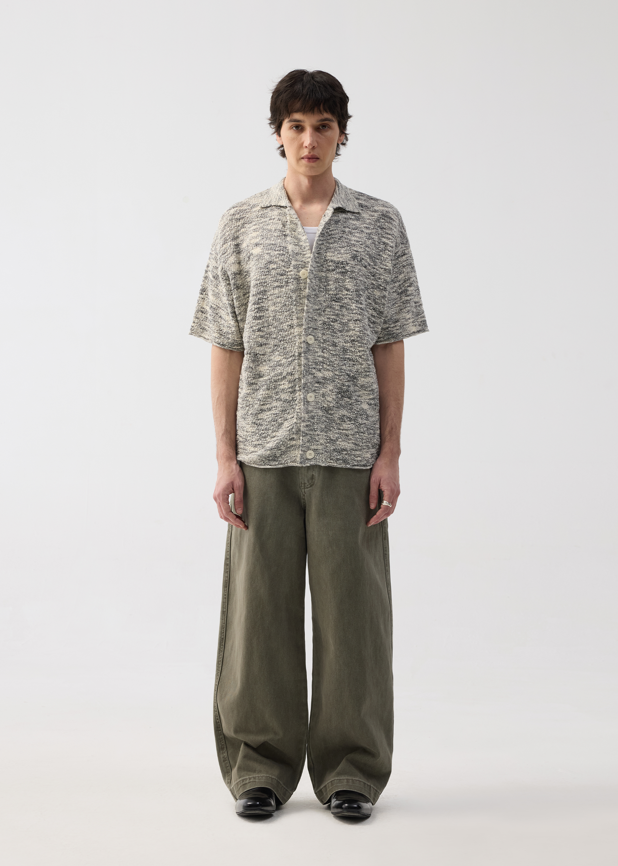 Loose-fitting jeans with an adjustable waistband Green