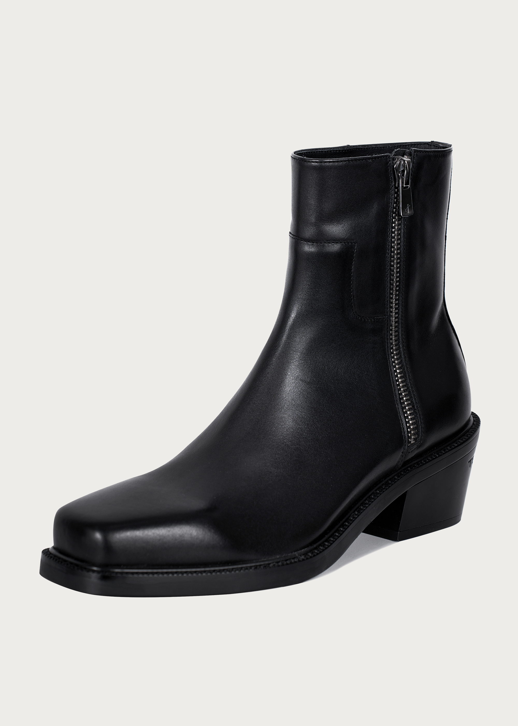Chelsea boots Square-toe Black