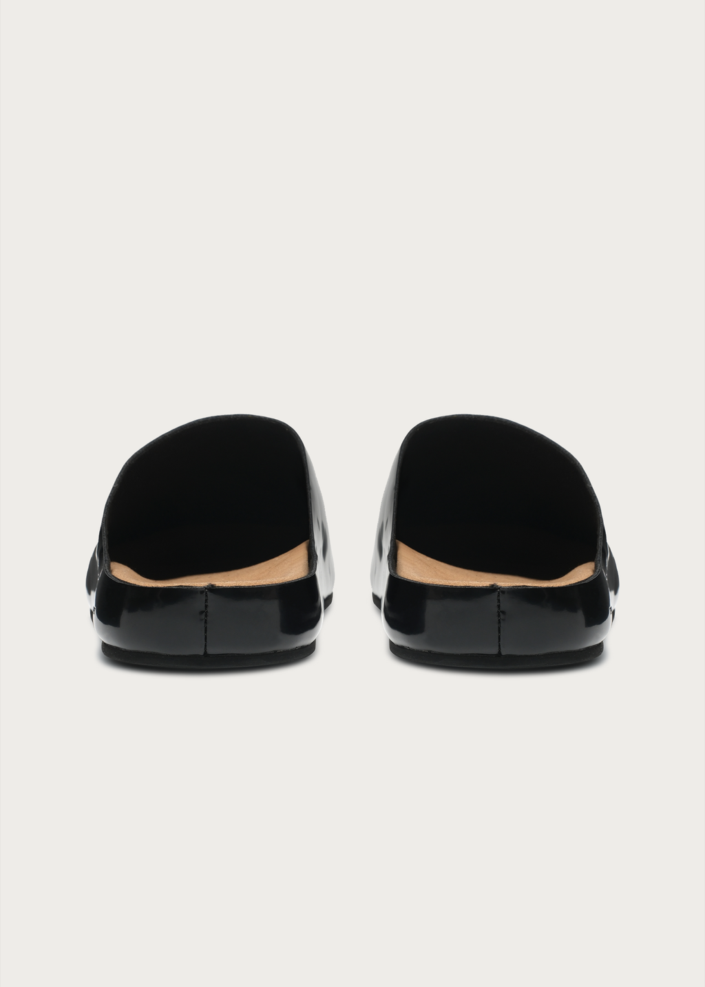 Star Emblem 3.0 Glossy Leather Clogs Black