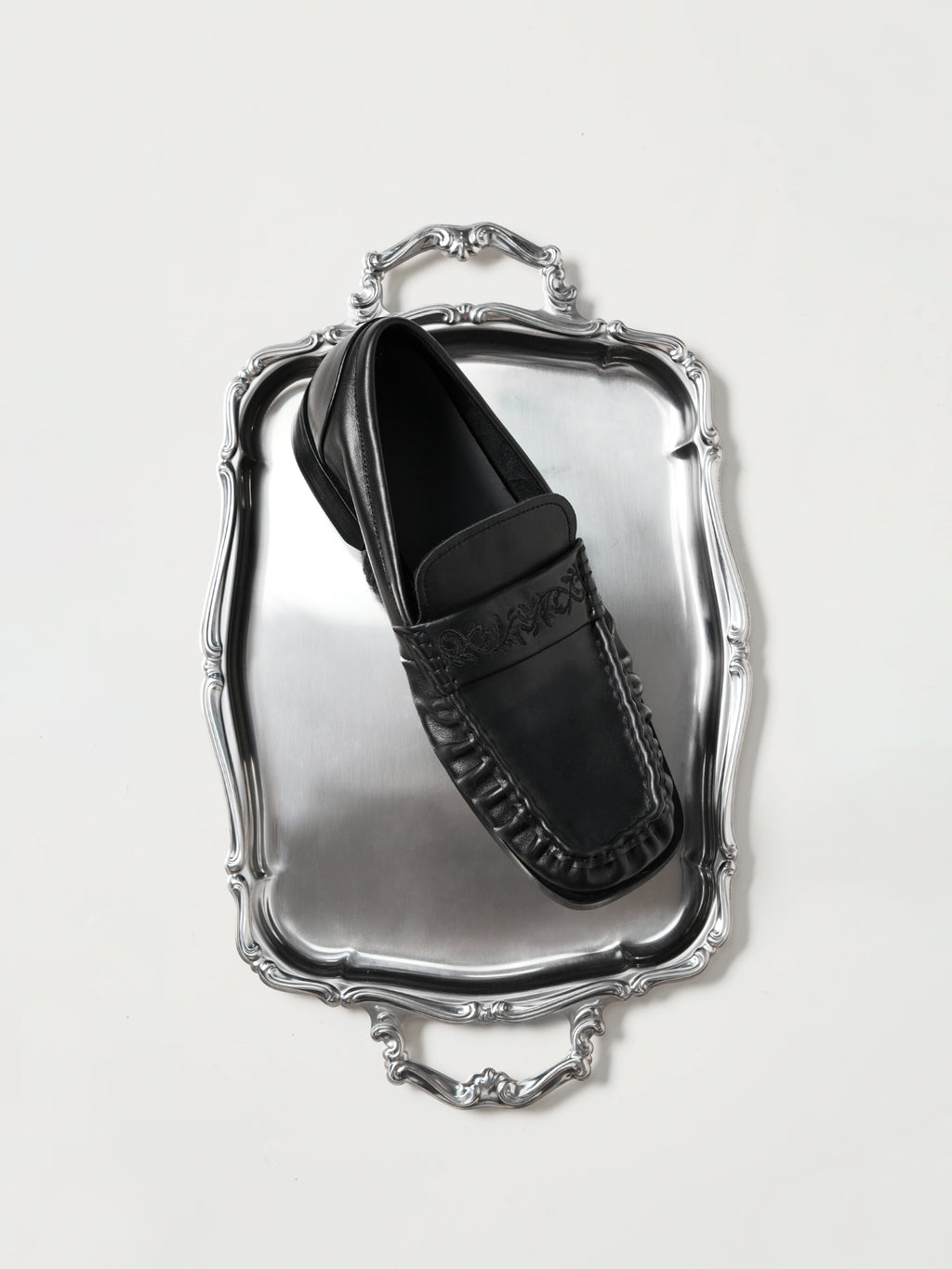 Vine Square-Toe Engraved Leather Loafers Black