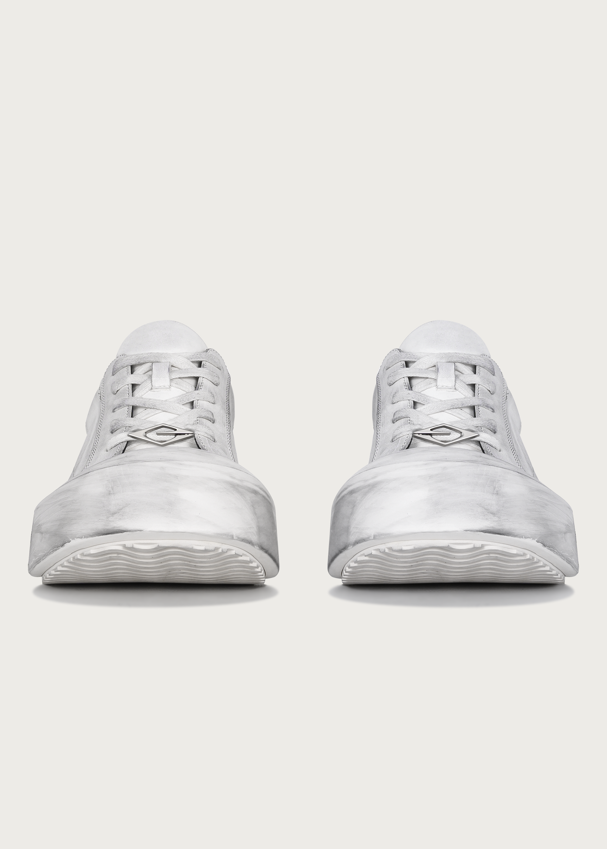 Lake moon skateboard shoes Dirty white