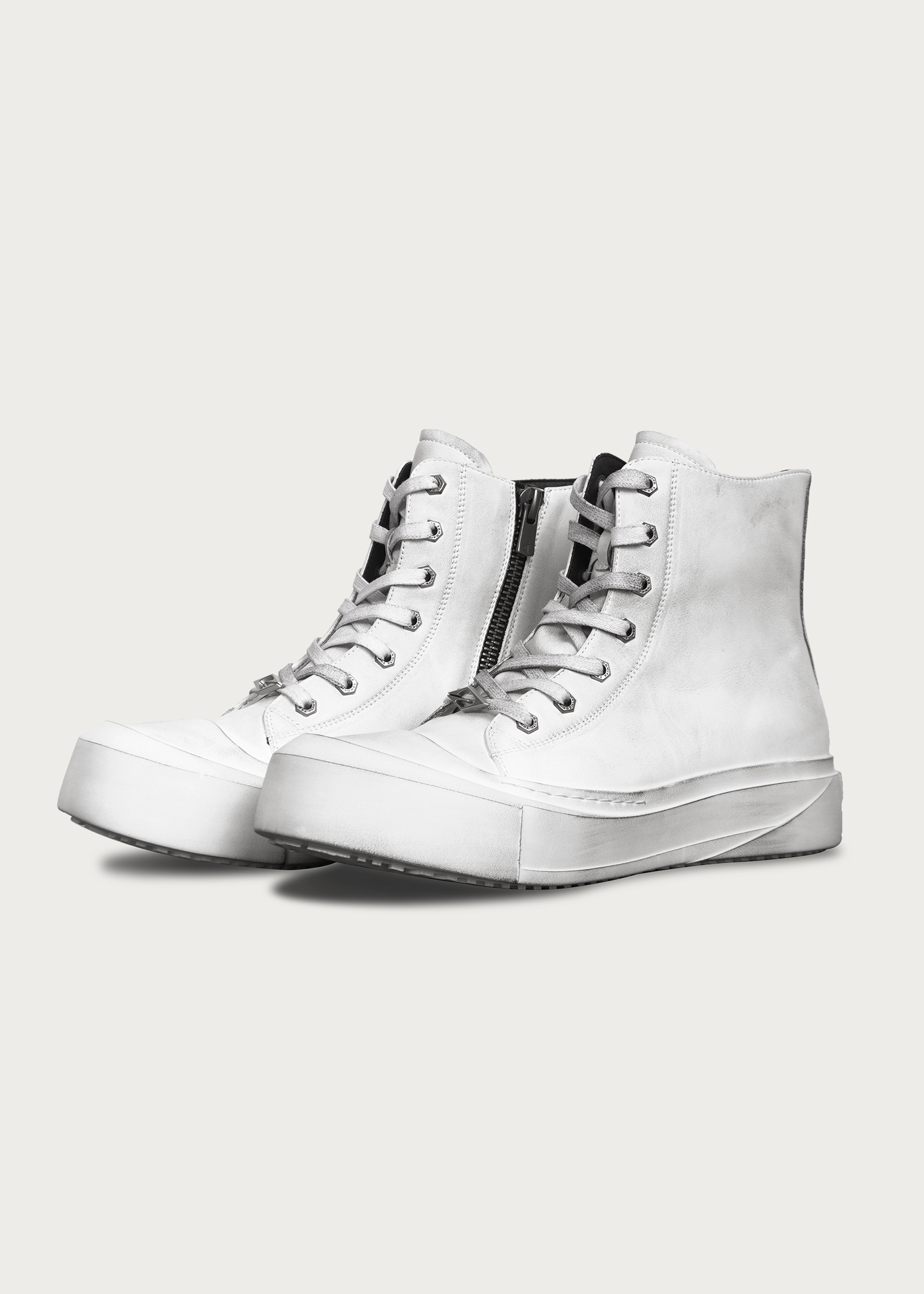 Lake moon skateboard shoes Dirty white