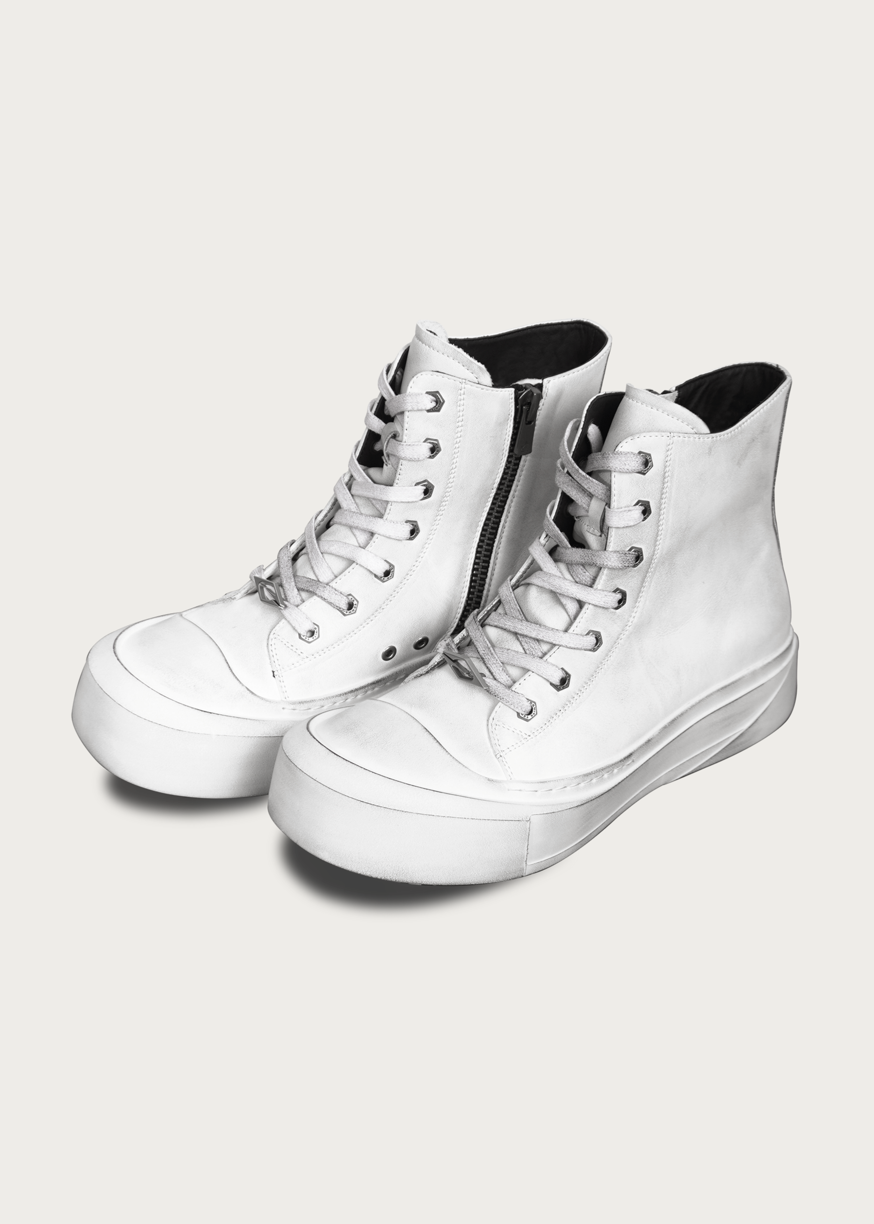 Lake moon skateboard shoes Dirty white