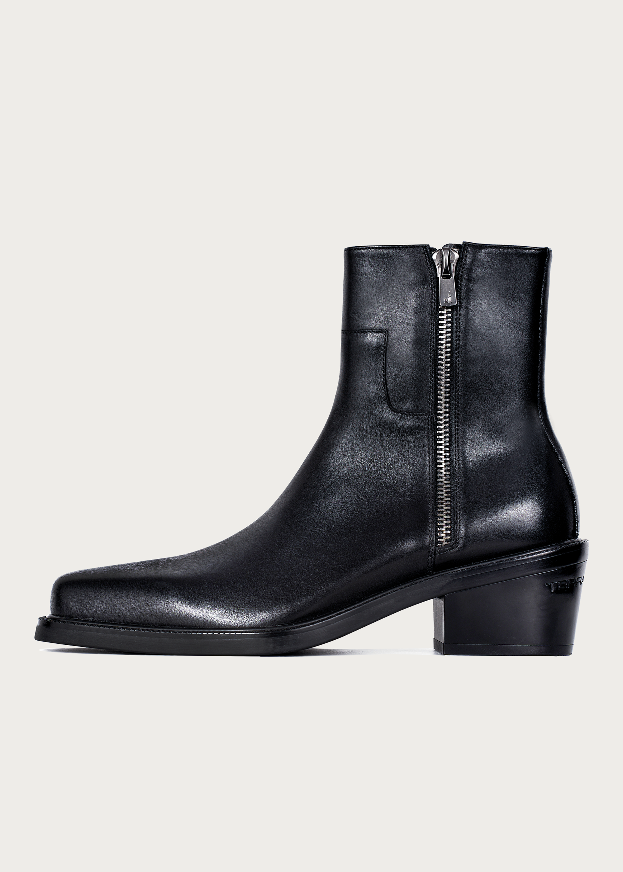 Chelsea boots Square-toe Black